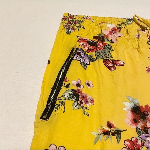 Eye Candy Floral Yellow Joggers Women’s Size 3X - Picture 3 of 15